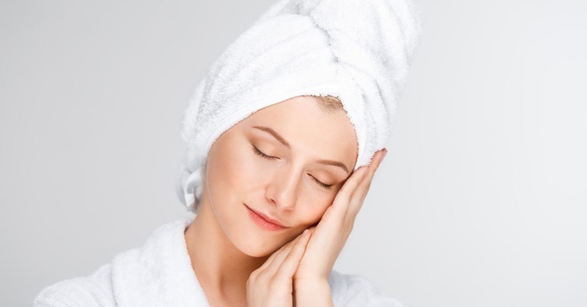 Yüz Serumu Cilt Sorunlarına Nasıl Çözüm Sunar